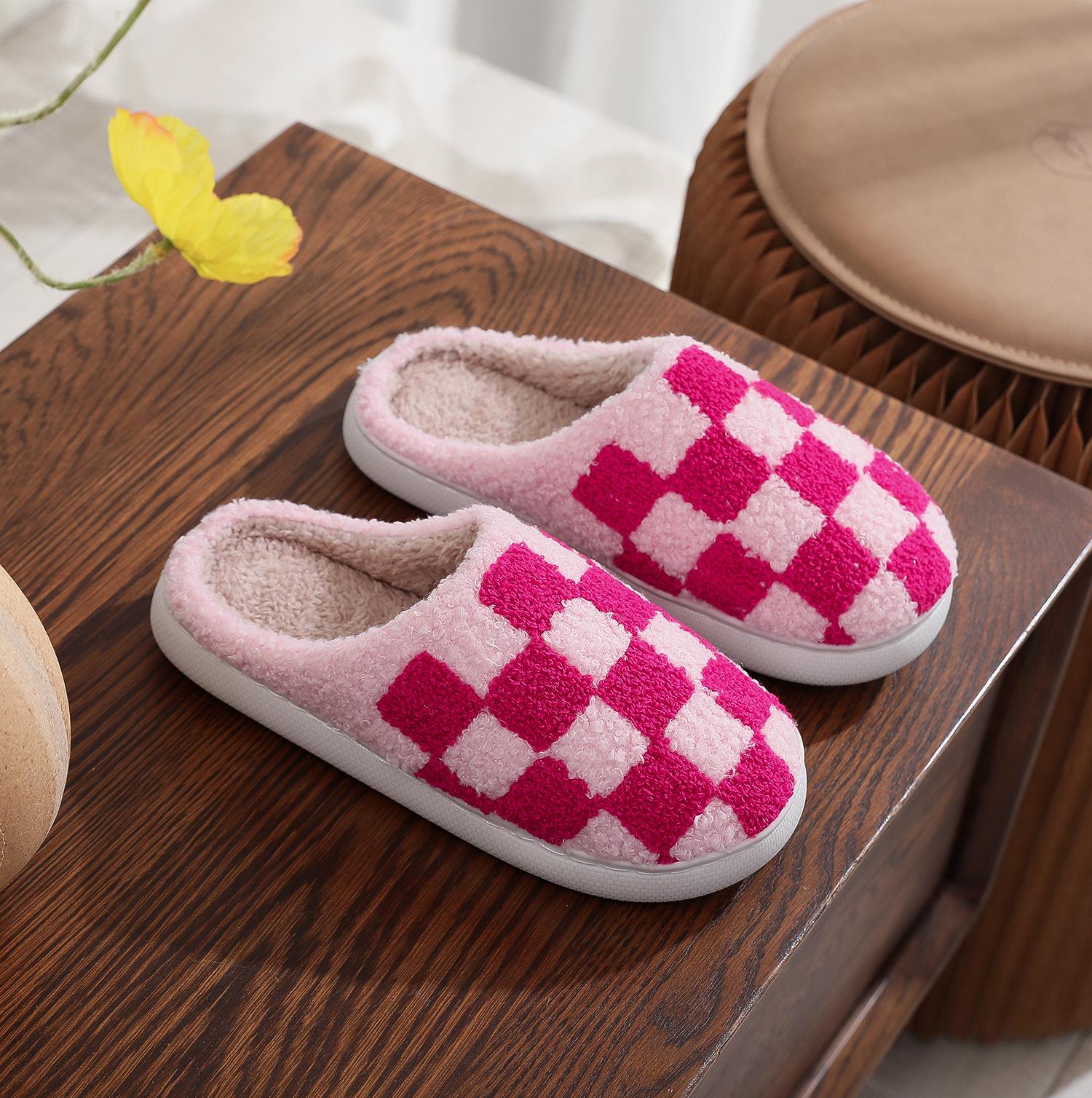 

Тапочки с мозаичным узором, повседневные туфли без застежек с плюшевой подкладкой, уютные домашние тапочки 44-45 розовый