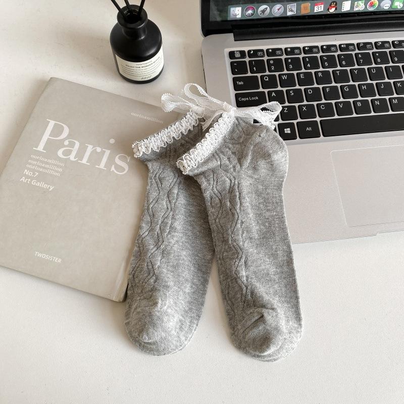 Spring And Summer Thin Lace Bow Boat Socks Women S Hollow Wave Breathable Short Socks Card Stockings серый