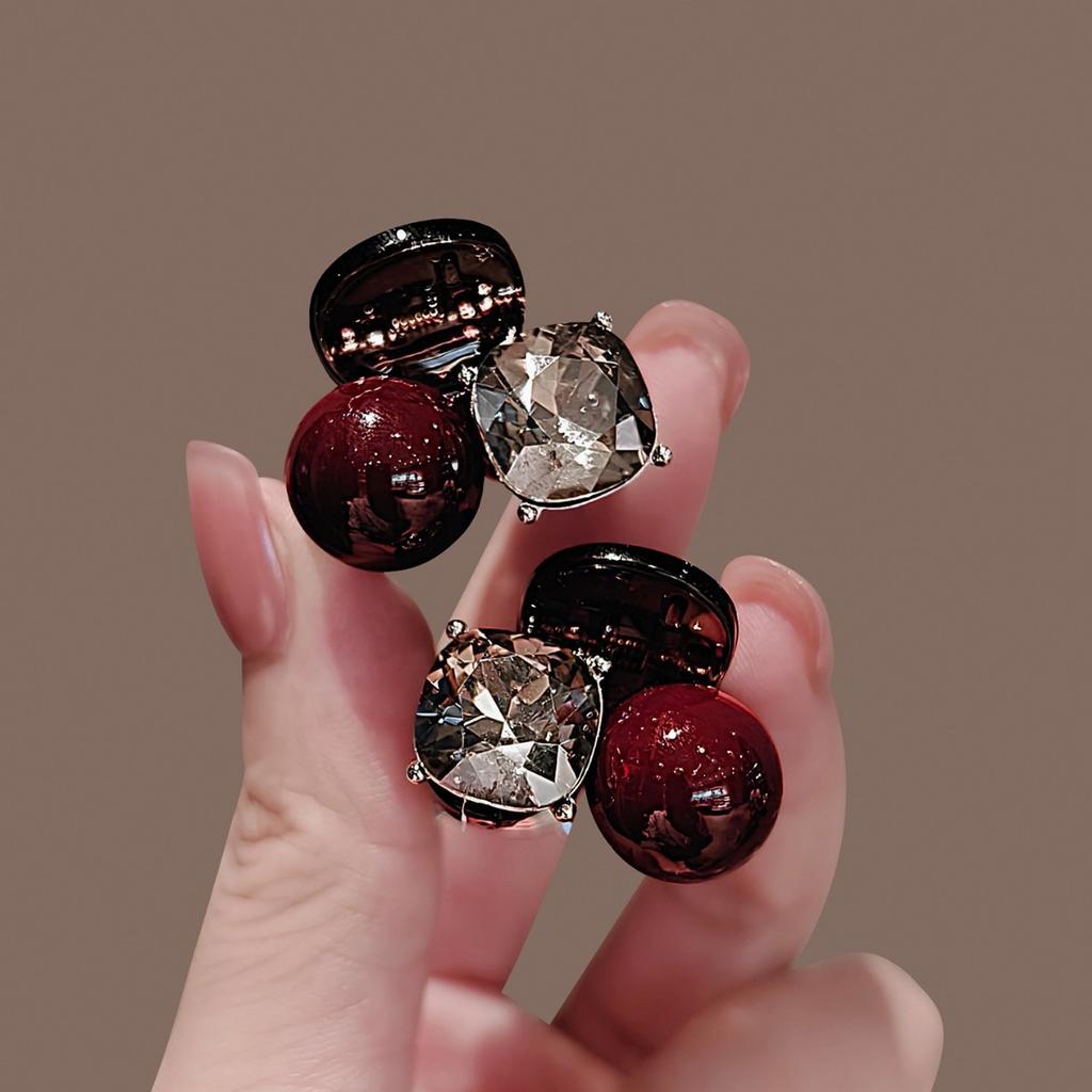 Fashionable Red Pearl Sparkling Diamond Edge Clip With Small Grip Clip