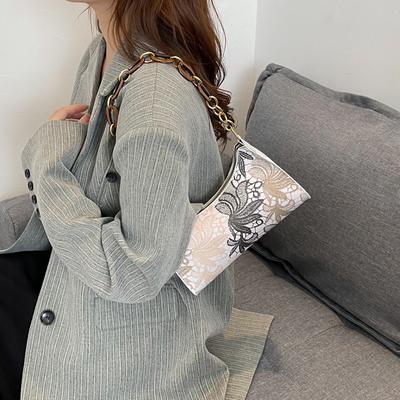 Damen-Unterarmtasche mit bedruckter Tinte und Textur, trendige und stilvolle Kette, kleine quadratische Tasche, tragbare Umhängetasche