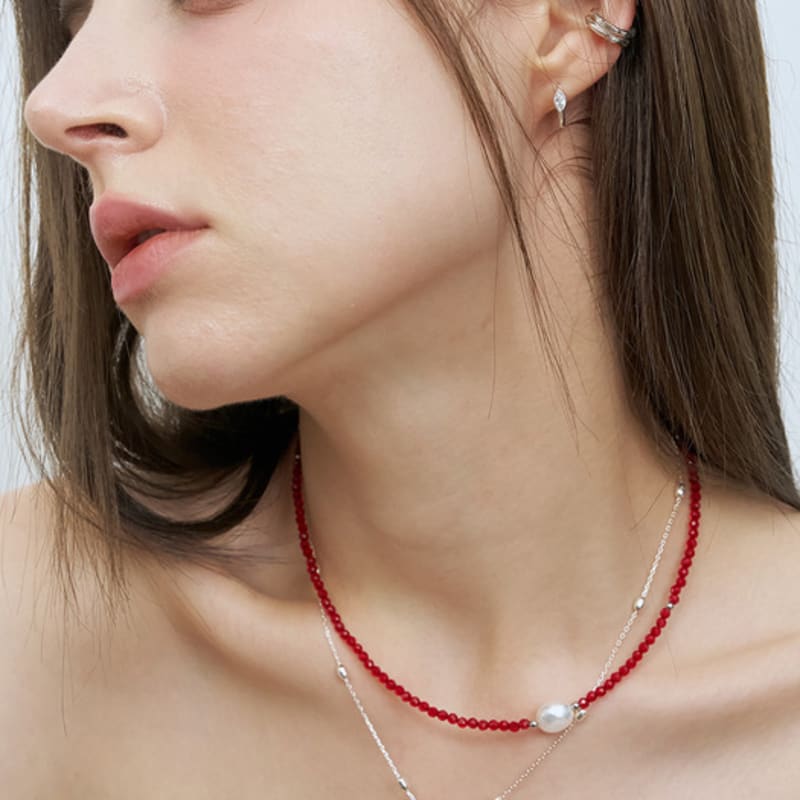 

XANADU SPINEL PEARL CHOKER RED