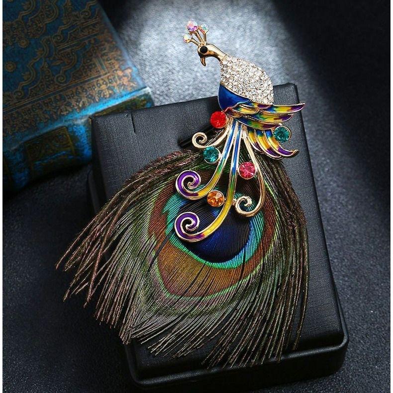 Luxury and Fashionable Peacock Open Screen Brooch, European and American Retro Colored Enamel Pin Accessories