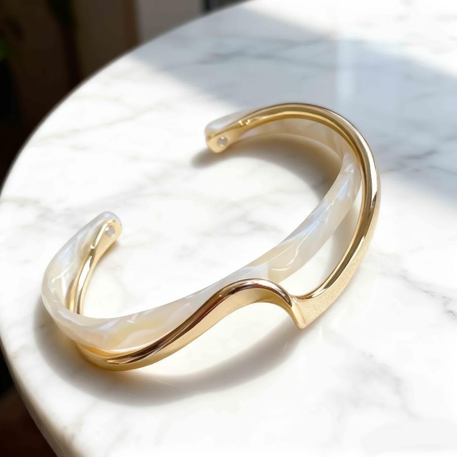 1pz Tavola per Braccialetti con Conchiglie Bianche, Braccialetto Metallico Curvo, Braccialetto da Donna, Braccialetto Aperto Geometrico a Forma di C, Regalo di Gioielleria Adatto per l'Uso Quotidiano