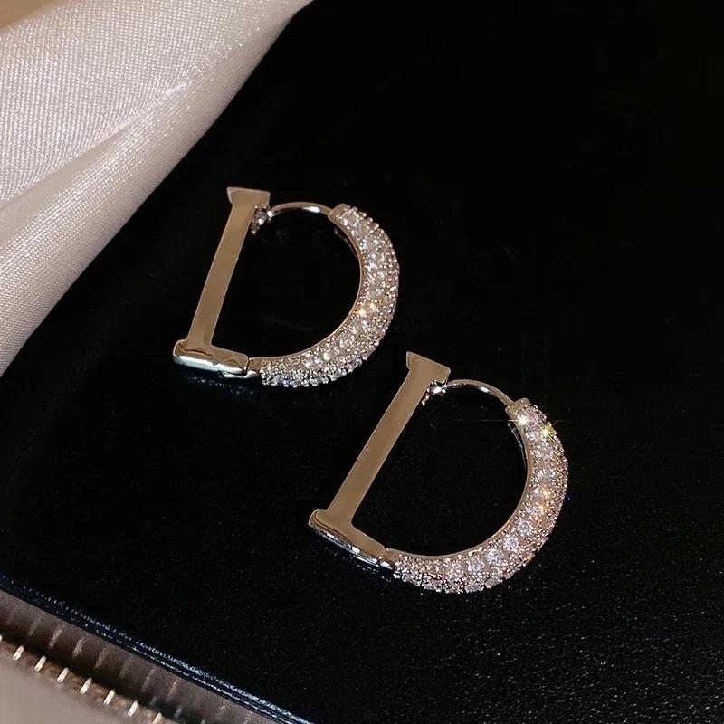Classic Hollowed Out Letter D Gold Silvery Color Female Earrings New Exquisite Jewelry Party Luxury Accessories for Womans