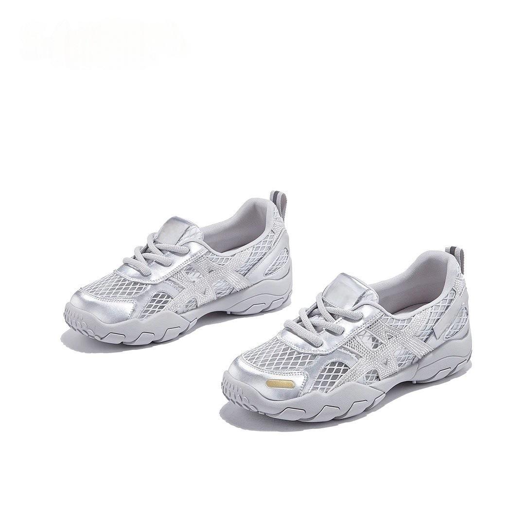 

Женские дышащие кроссовки из сетки на толстой подошве, немецкие тренировочные кроссовки, новая мода 2025, со стразами, удобные и легкие, спортивные и для отдыха, обувь для хайкинга 40 серебряный