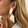 Orecchini a Bottone Spirale Pieghe Grandi Irregolari Unici Ingemark Donna alla Moda Metallo Texture Geometrica Orecchini Piercing 2026 Nuovi Gioielli