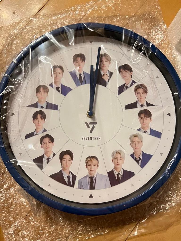 [USED] Seventeen Premium Wall Clock