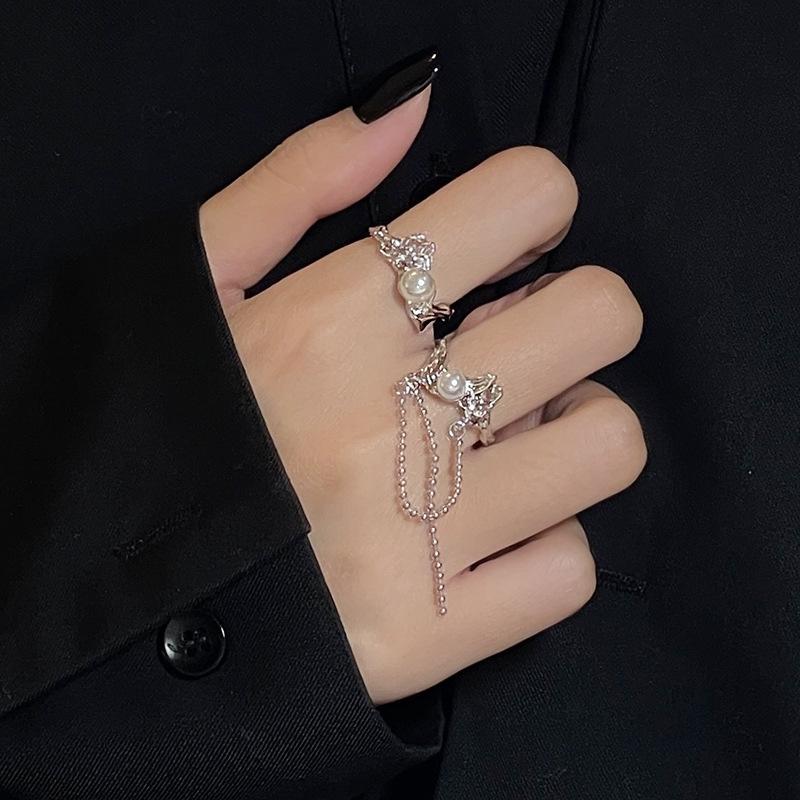 Niche Design Cold Wind Chain Pearl Irregular French Open Ring Female Personality Dark Wind Ring