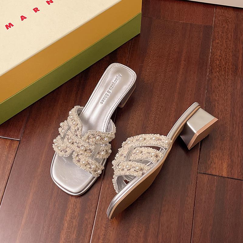 Französische Perle Dicke Ferse Pantoffeln Damen Sommerbekleidung Neu Fee Kleiner Duft Stil Mode Mittelhoch Absatz Ein Wort Strand Cool Pantoffeln