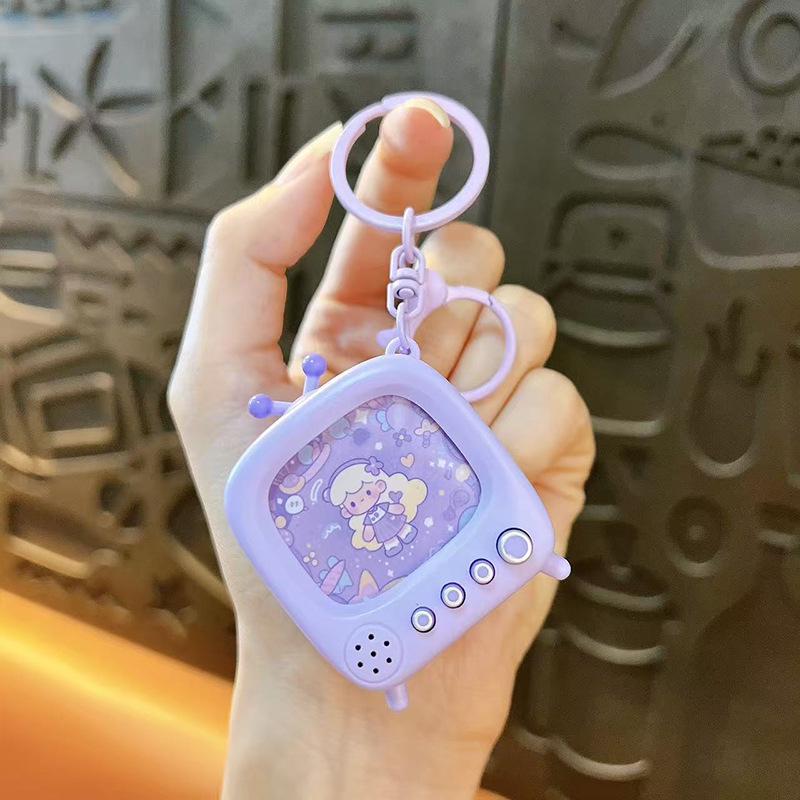 Cartoon Katze Leuchtender TV Schlüsselanhänger: Mini Nachtlicht & Taschenanhänger Geschenk