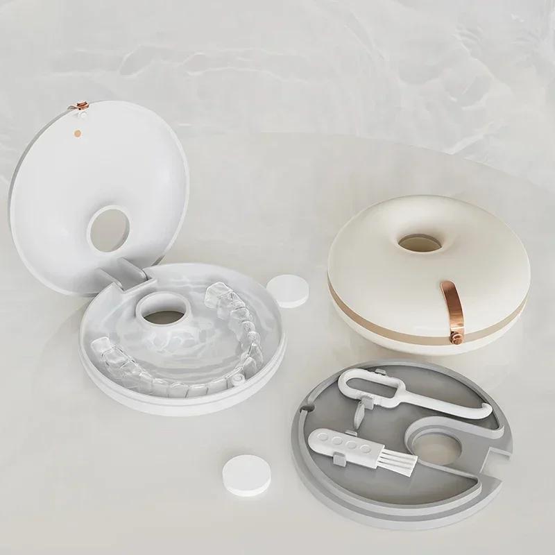 Portable donut shaped braces storage box, integrated box for storing and cleaning tools for invisible orthodontic appliances