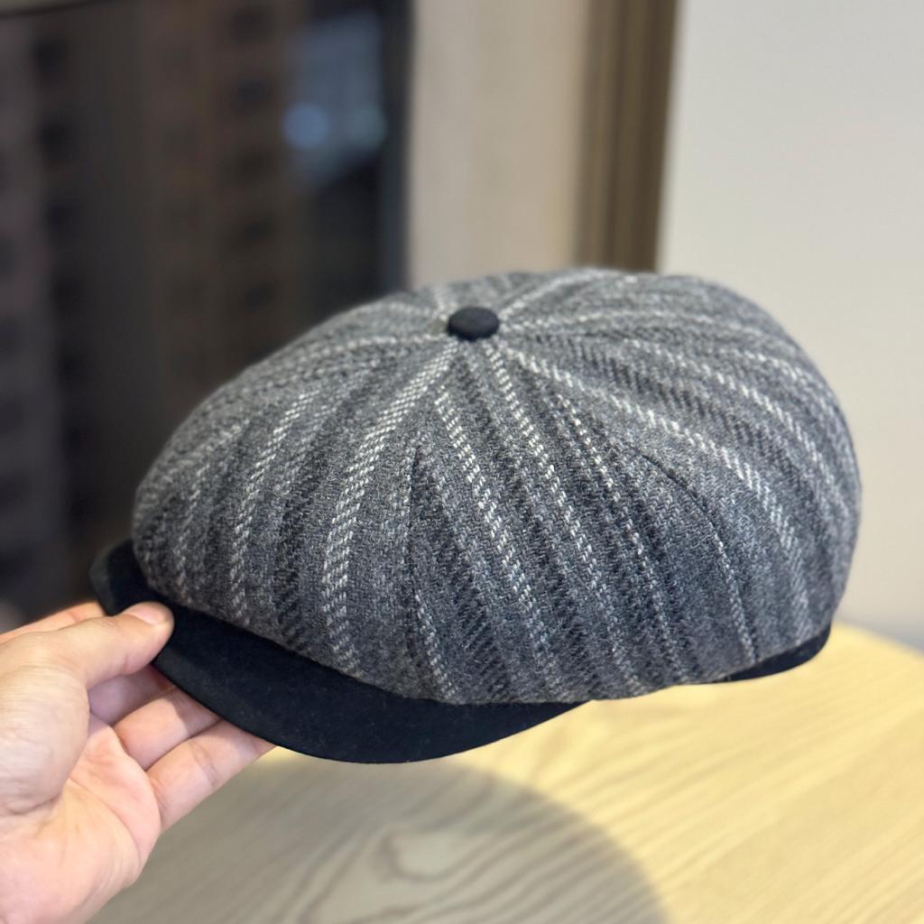 Koreanische Version Retro Leder Schirm Schafwolle Schiebermütze Damen Herbst und Winter Neue Mode Vielseitige Malermütze Schiebermütze