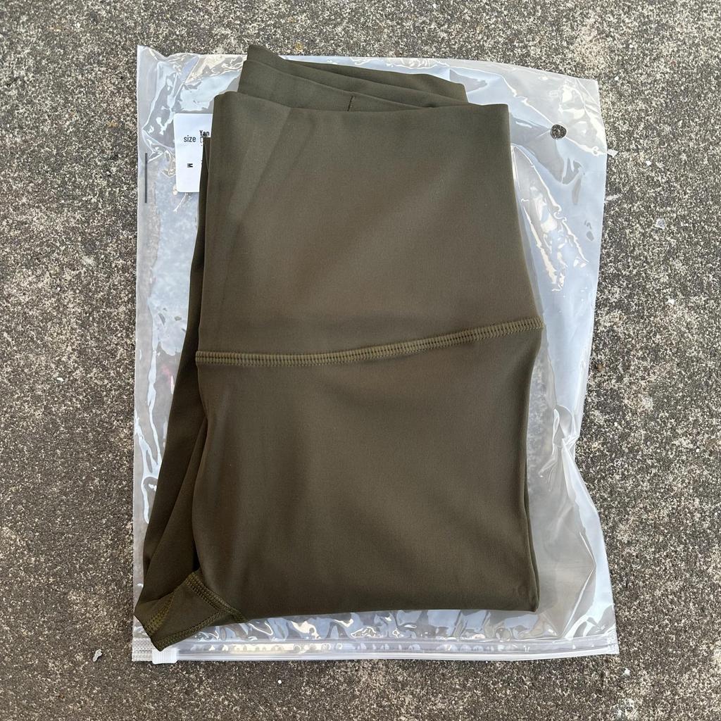 Solid Color High-Waisted Women's Yoga Leggings with Back Pocket – Soft, Elastic, and Peach Bum Enhancing