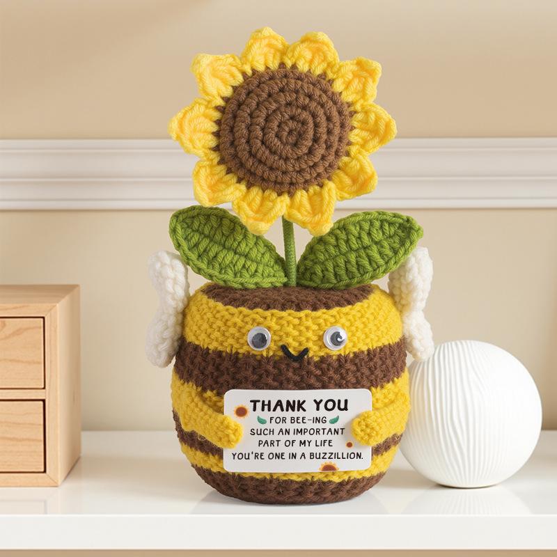 

Playful Positive Crochet Frog Bee Plant Pot Doll Desktop Ornament Handmade Emotional Support Positive Frog Pot Household Decoration