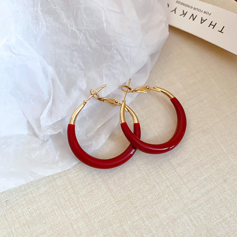 Silver Needle Acrylic C-shaped Hoops: Elegant & Versatile Design Earrings.