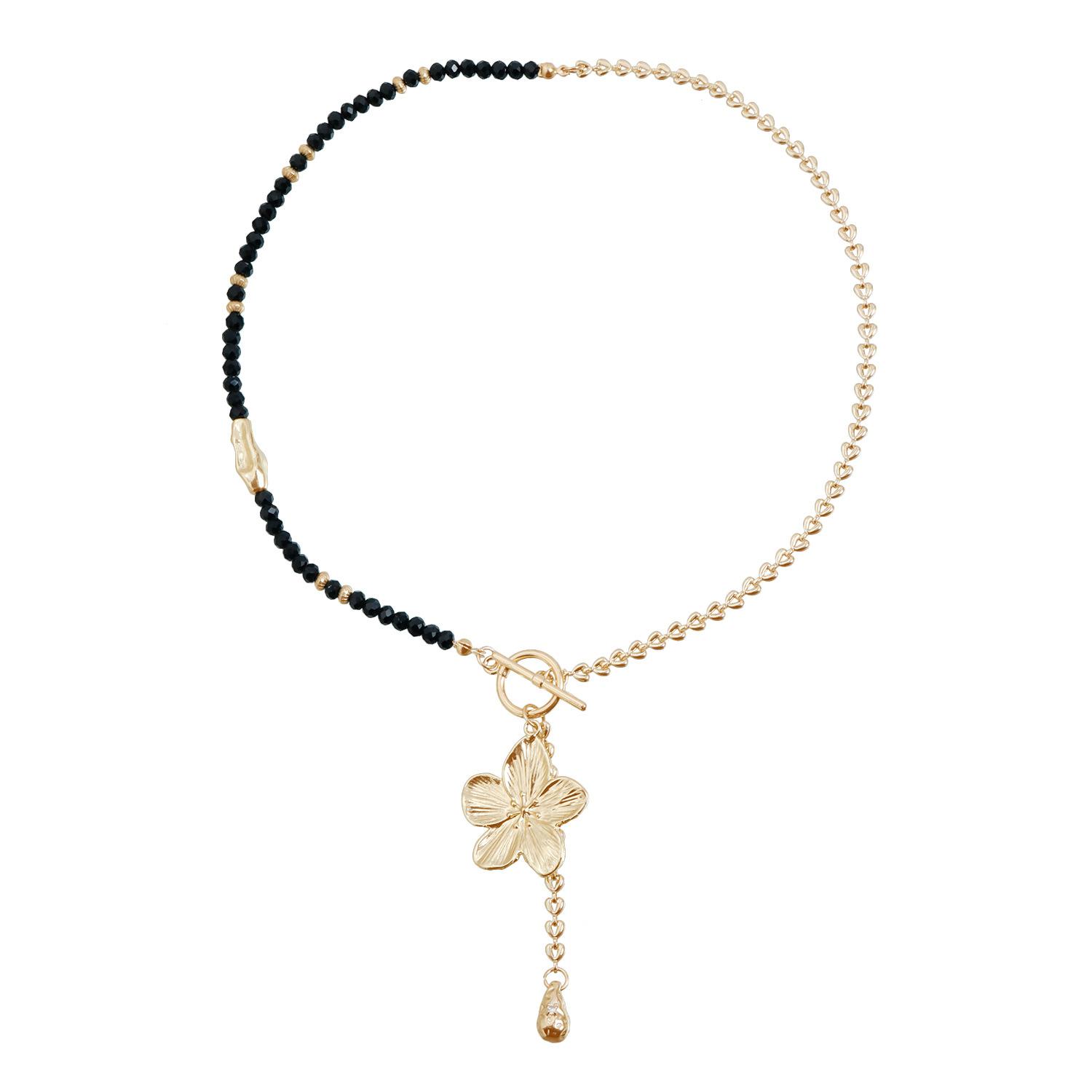 Niche design black and gold contrasting color necklace ins splicing flower pendant V-shaped collarbone chain