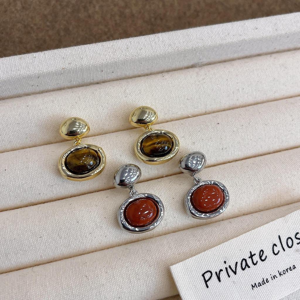 Exquisite 2024 Retro Maillard Tiger Eye Stone Earrings: Unique High-End Luxury for Women