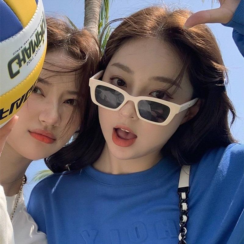 Sunglasses for Women Eyeglasses Fashion Eyewear with Retro Style Hip-hop Small Cat Eye