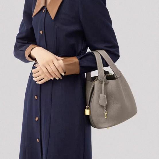 Bag 2025 New Bucket Bag Vegetable Basket Women's Bag Genuine Leather Handbag Mummy Bag Bridal Wedding Bag High Sense