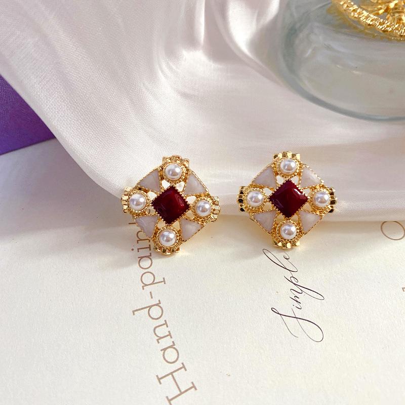 

Французские ретро серьги-пусеты из серебра 925 пробы с жемчугом и эмалью