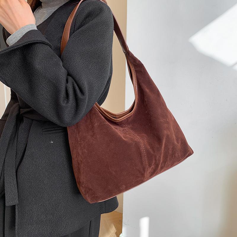 Fashion retro commuter shoulder bag autumn and winter bag women's new large-capacity texture casual tote bag tide