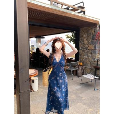 Feiertagsstil V-Ausschnitt bedrucktes Trägerkleid, feminin vielseitig, Taille und dünn A-Linie Retro langes Kleid, Sommer neu