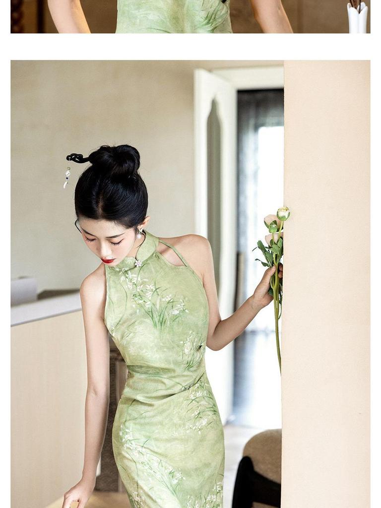 2026 Summer Green Sleeveless Cheongsam: Slimming Off-Shoulder, Waist-Cinching Halter Dress