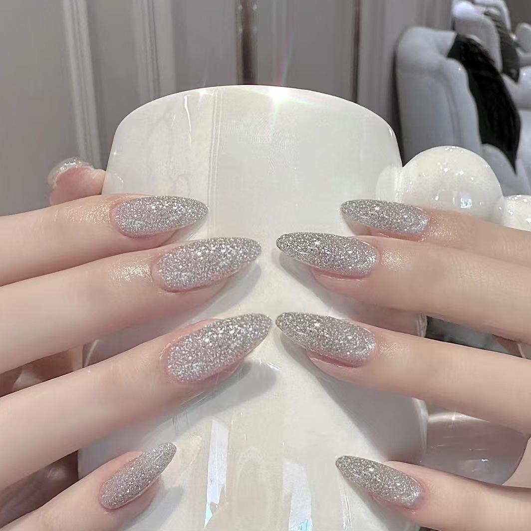 

Silver Flash Water Drop Shape Whitening Nail Tips – Perfect for Daily Wear