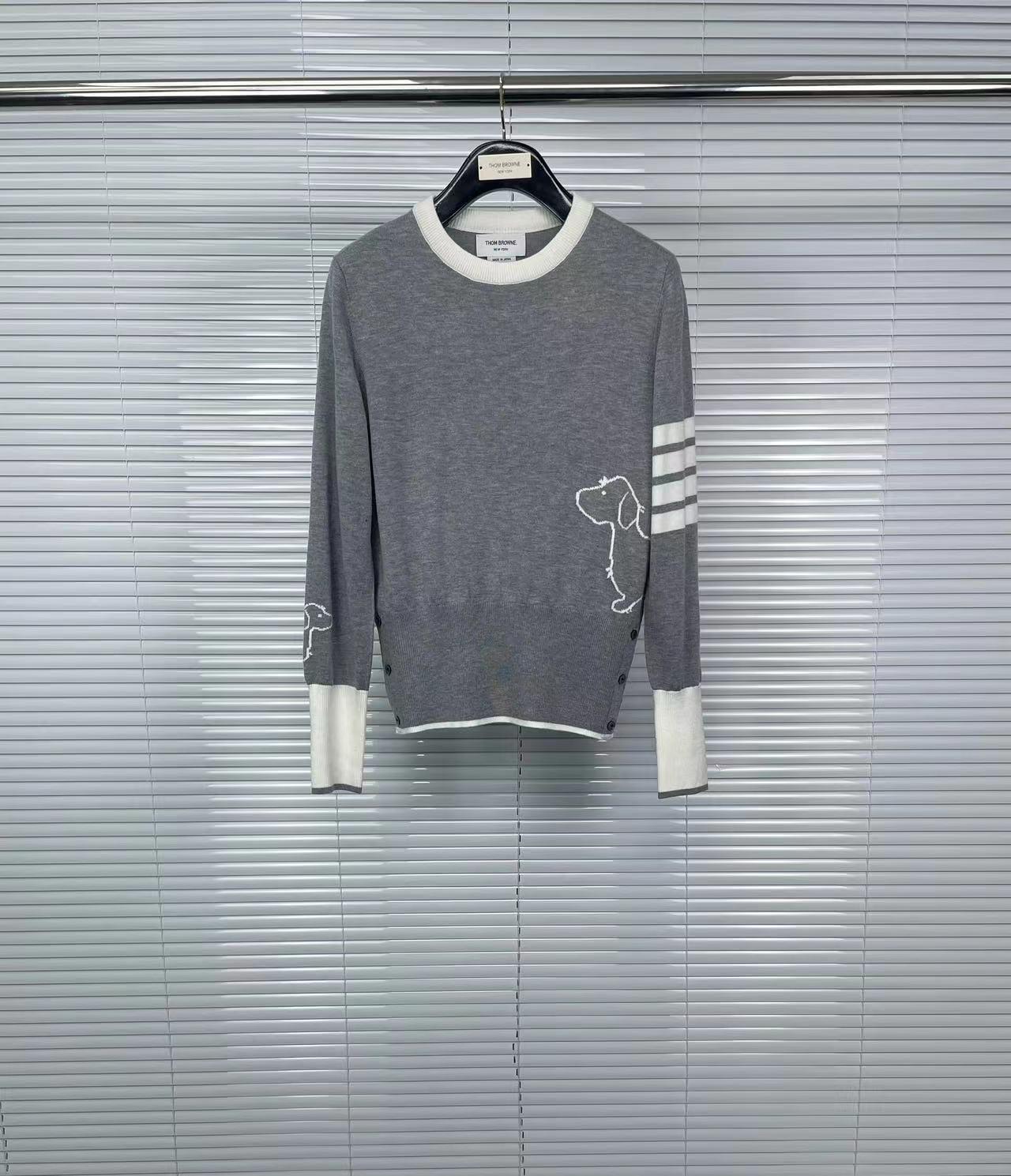 

Классический женский жаккардовый свитер с четырьмя полосками Puppy - в стиле колледжа, с длинными рукавами, круглым вырезом, утепленной блузой Small серый