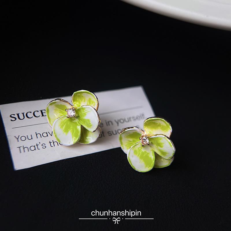 Popular Sicilian Manhua Super Immortal Drop Glaze Flower No Ear Piercing Earrings Women's French Ear Clips Premium Niche Earrings