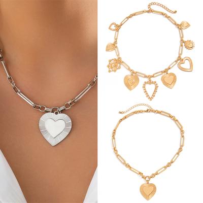 Fashionable Metal Love Heart Pendant Necklace Adjustable Length Clavicle Chain for Women Fashion Choker Jewelry