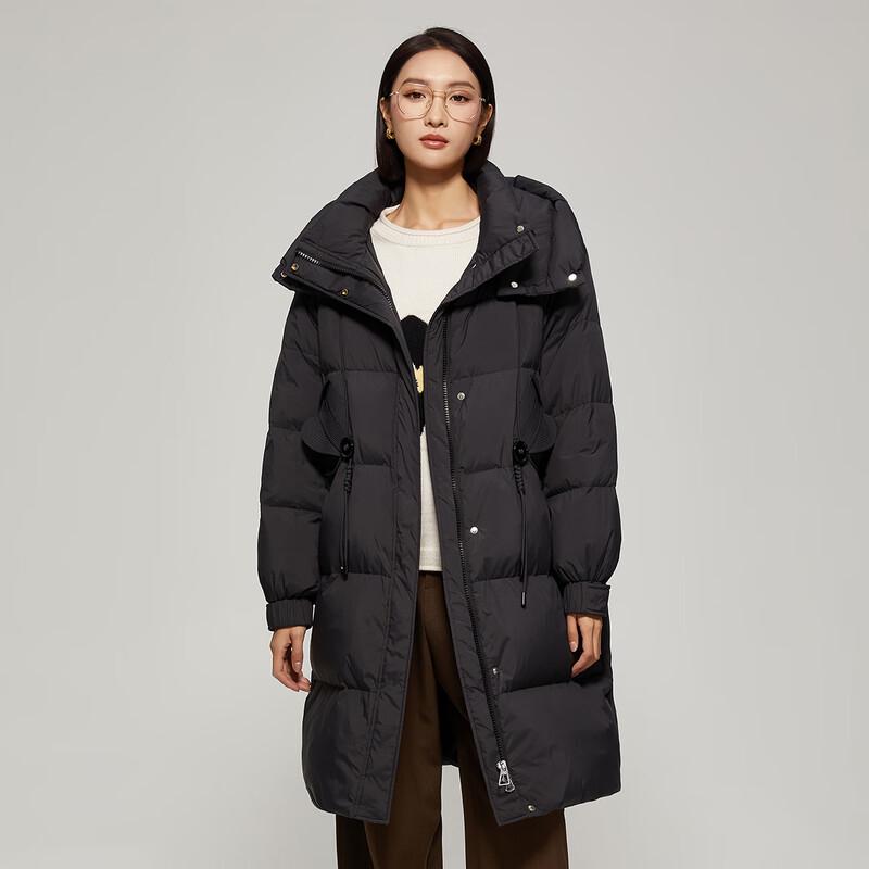 

Жіночий пуховик середньої довжини з капюшоном M