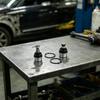 Paar Kugelgelenke für Nutzfahrzeuge zur Verwendung bei A-Arm-Reparatur, Set für obere und untere Fahrwerksgelenke, Staubmanschetten, Sicherungsklammern und Referenz 706203084