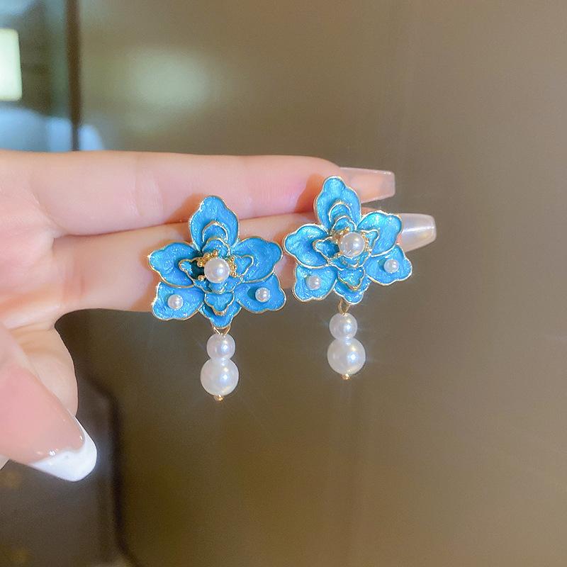 Vintage Palace Style Enamel Flower Stud Earrings for Women Elegant Creative Imitation Pearl Tassel Earring Party Wedding Jewelry