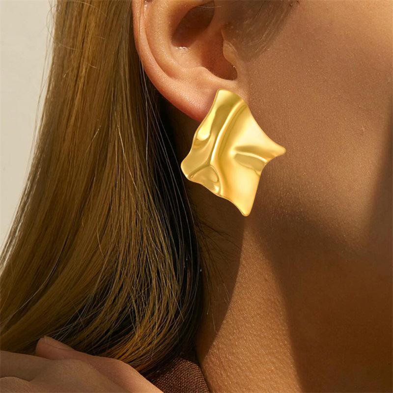 18K Gold-Plated Irregular Stainless Steel Stud Earrings for Women - Trendy, Simple, and Fade-Resistant.