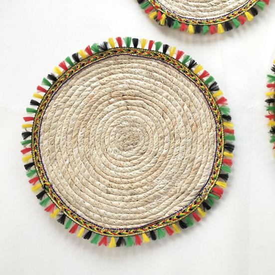 Corn Husk Placemat Heat Resistant Woven Table Mat Non-Slip and Colorful Tassels