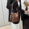 Premium Shoulder Bag Women's Spring New Trend Versatile Shoulder Bag Fashion Retro Messenger Bag
