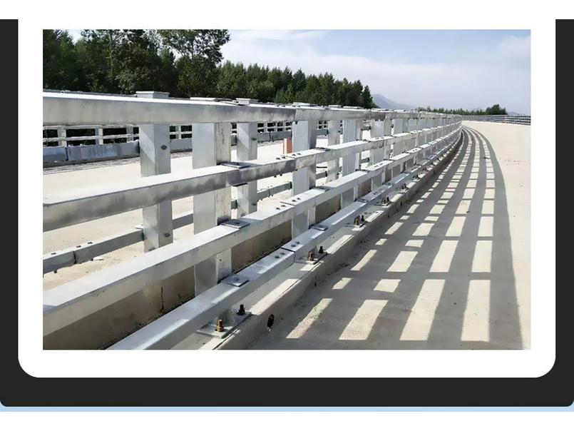 Galvanized Carbon Steel Anti-Collision Railing for Bridges and Riverbanks