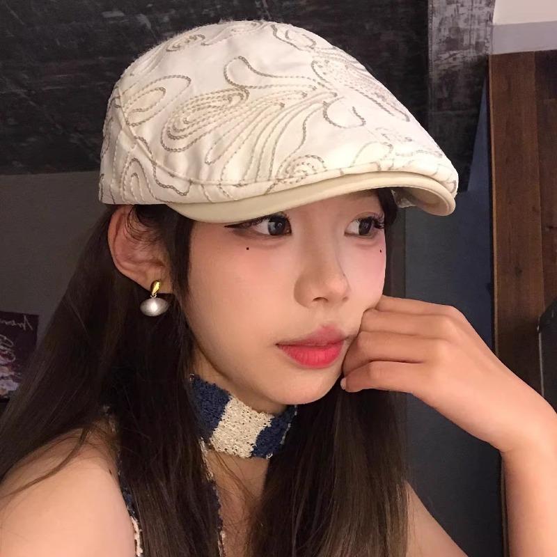 Retro Chinese Style Embroidered Pattern Berets for Women Spring and Summer Travel Casual Sunscreen Versatil Literary Newsboy Hat