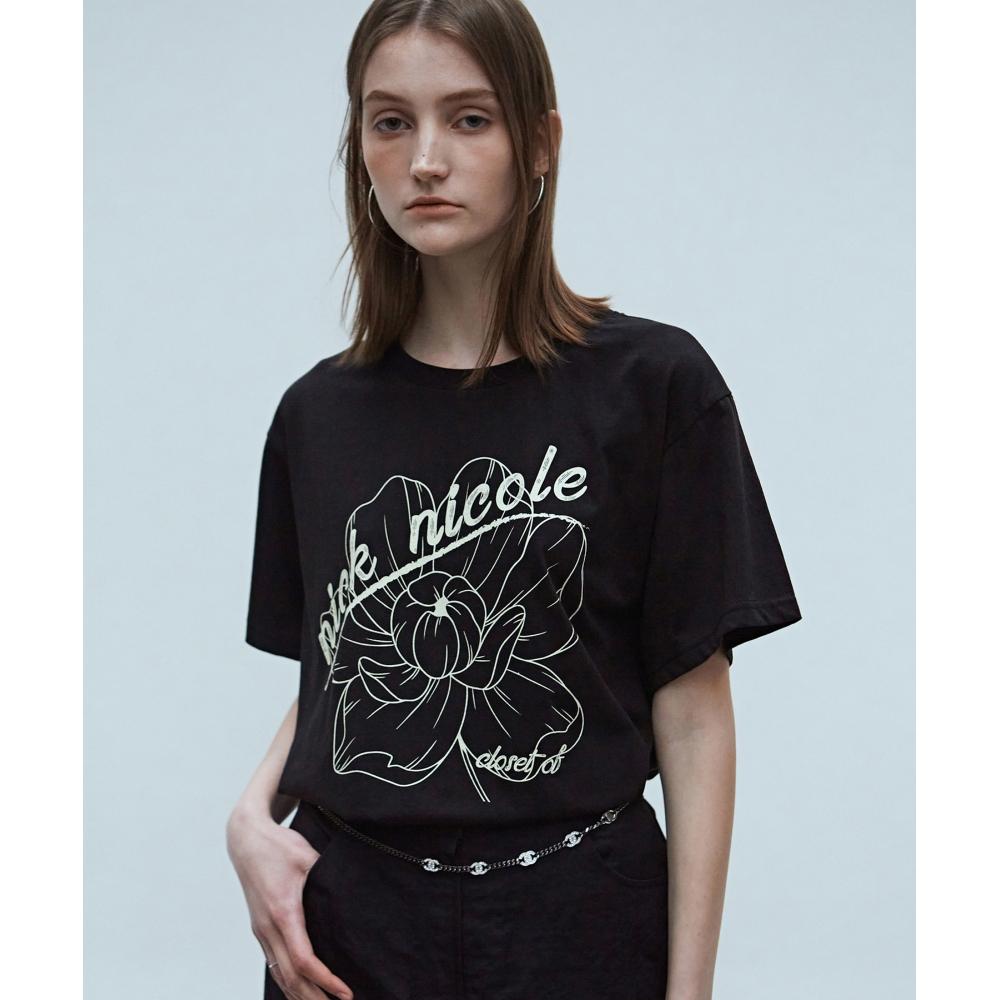 

NICKNICOLE NICOLE VINTAGE FLOWER TEEBLACK
