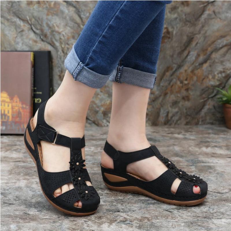 Summer Women Wedge Sandals Flower Vintage Closed Toe Shoes Adjustable Hook Loop Wedges Women Hole Shoes Casual Platform Sandals