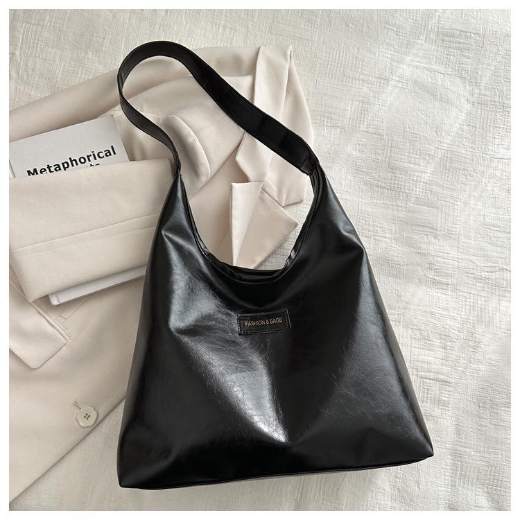 Oily Leather Large Slouchy Tote Bag: Women's 2024 Korean Style Casual Retro Spring Fashion, Large Capacity.
