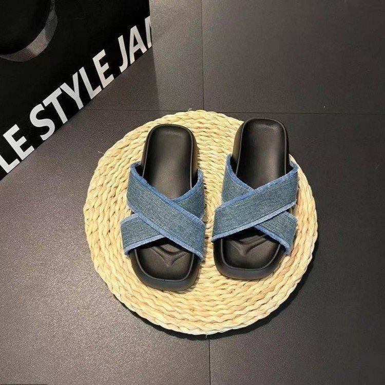 Horse girl 2025 spring color matching thick-soled one-word slippers summer beach casual half-drag cool slippers women