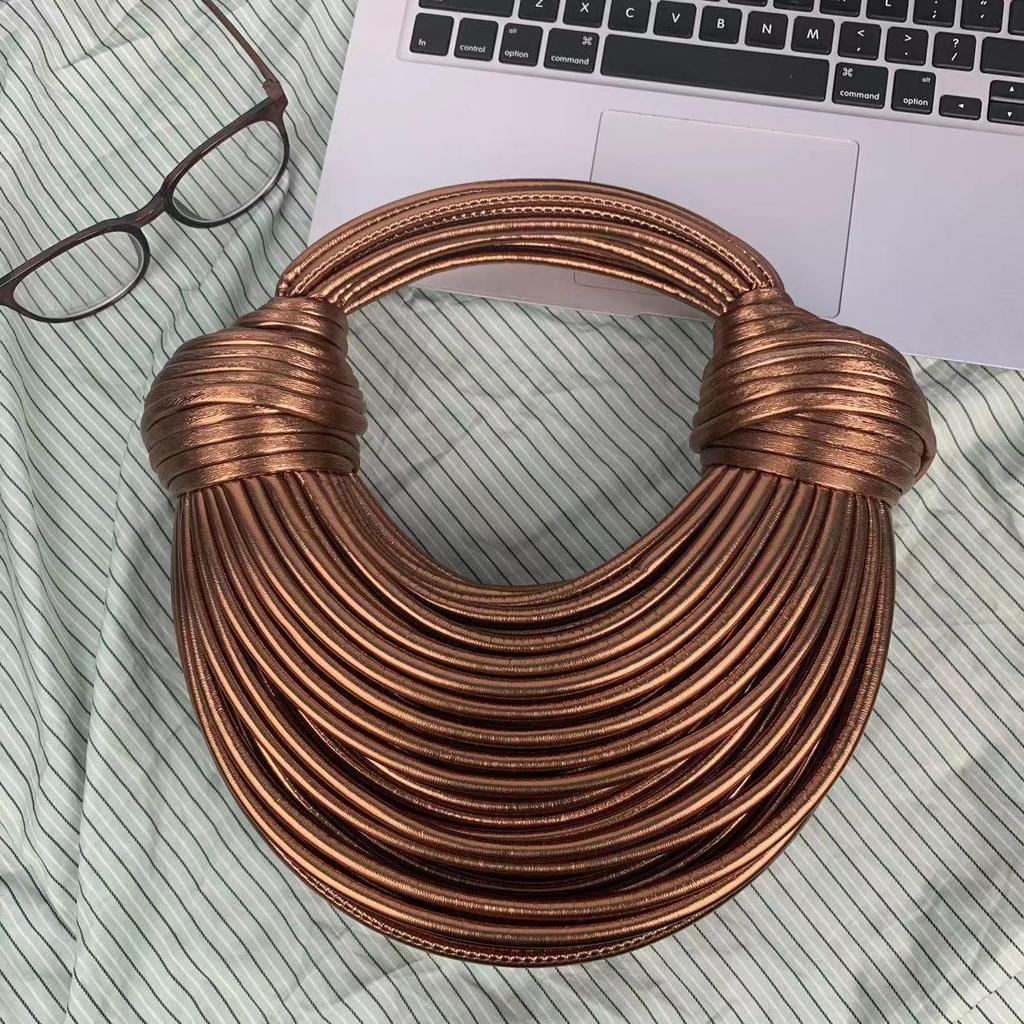 European & American Designer Textured Handheld Niche Wire Bag - Unique Women's Bag