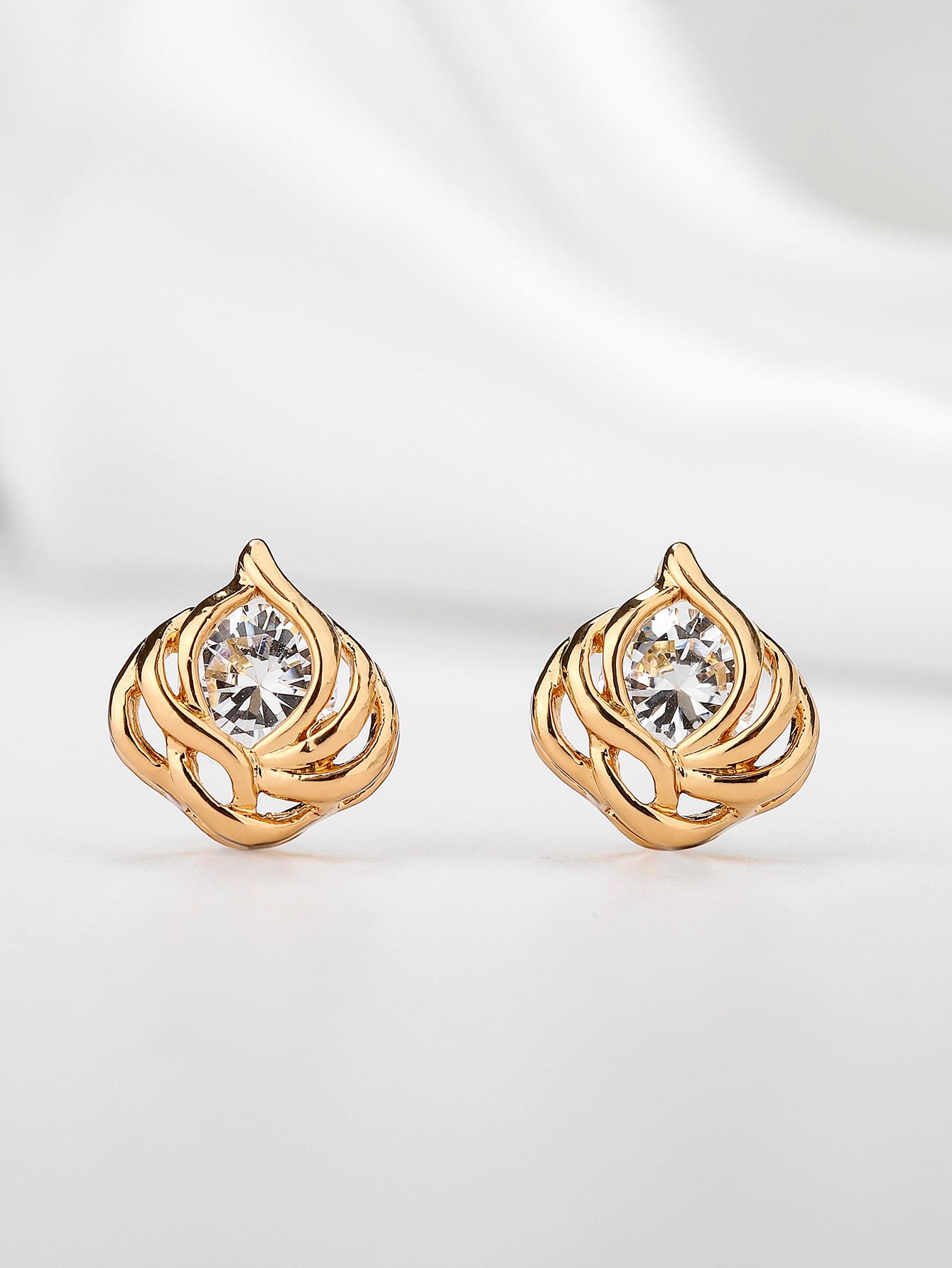 Vintage European-American Heart-shaped Zirconia Bow Earrings