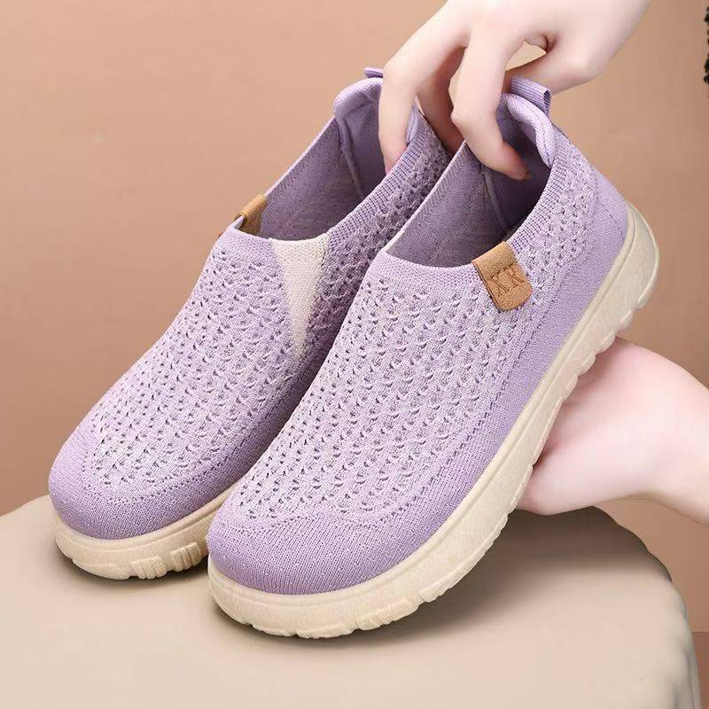 

2025 spring and autumn new breathable single shoes non-slip soft sole lightweight women s shoes women s casual mother shoes 40