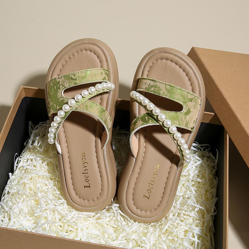 Cool slippers summer wear 22 new thick-soled beach sandals pearl with skirt