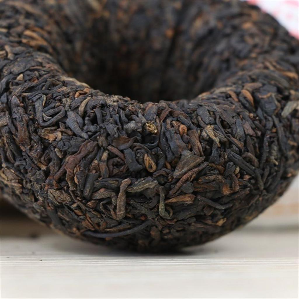 TAETEA 2018 Chinesischer Yunnan Reifer Pu'er Tuo Tee V93 Shu Pu'er Tuocha 100g