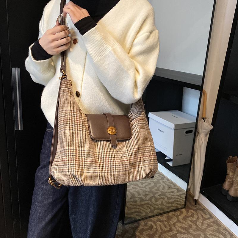 Fashion backpack diamond premium sense versatile shoulder messenger bag new women's commuter bag