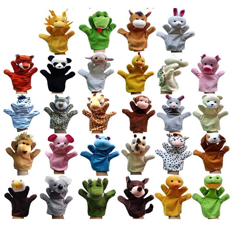 Weiche und entzückende Handpuppen von Gemeinschaftshelfern mit bunten Tiermotiven